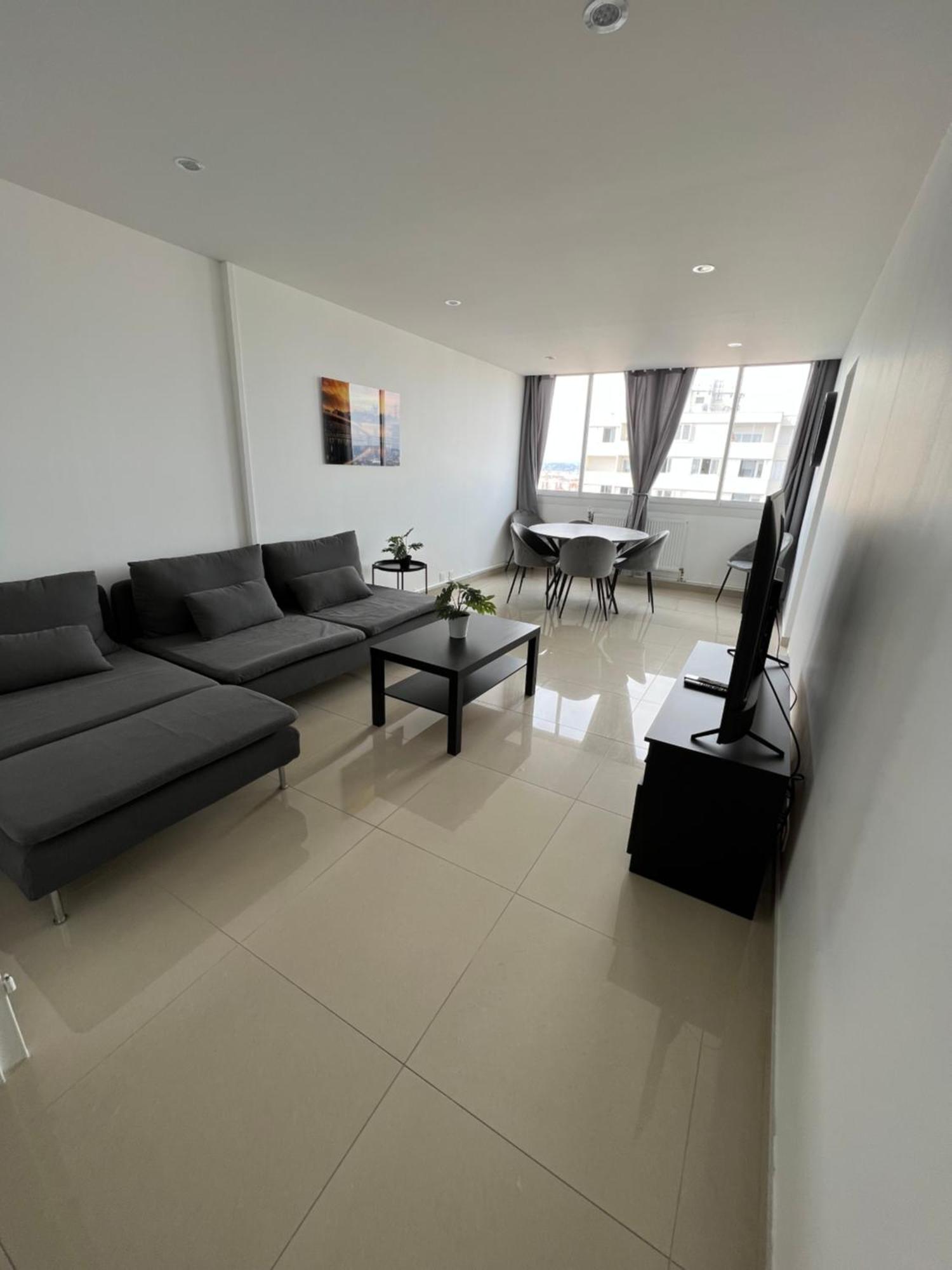 Apartamento Super 4 Pieces Refait A Neuf Villeurbanne Exterior foto